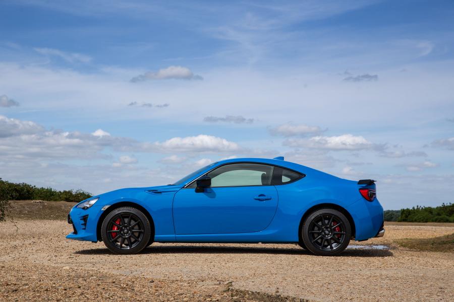  Toyota GT 86 Blue Edition 2018 года  (UK) (фото 34 из 40)